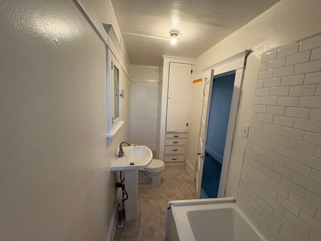 Photo - 614 S Louise St Unit 614 S. Louise