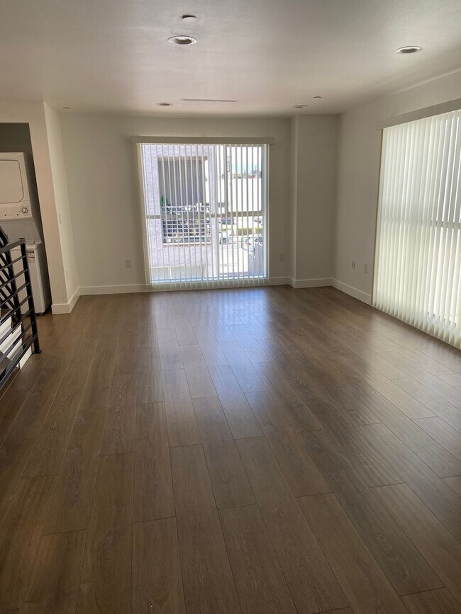 Photo - 11514 Emelita St Unit 11514