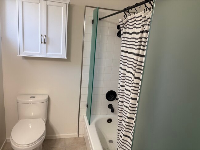 Building Photo - 359 Sylvan Dr Rental