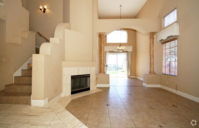 Building Photo - 4 bedroom 3 bath home VIEW VIEW VIEW ~ Gat...