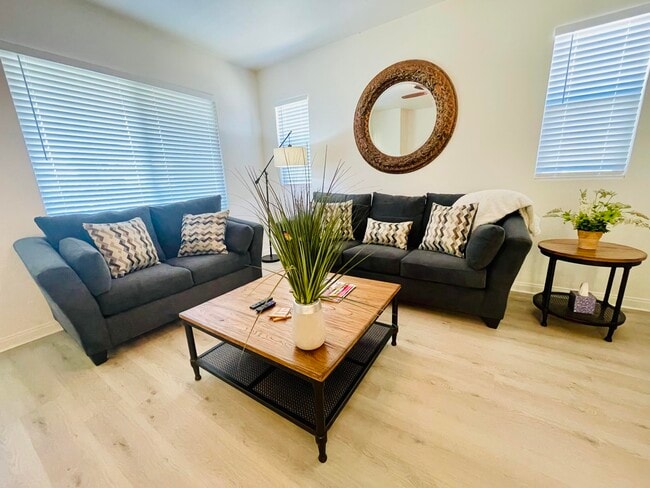 Photo - 82098 Travolta Ave