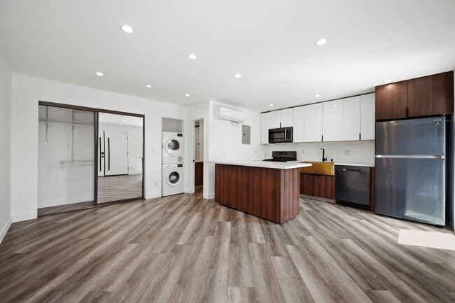 Photo - 6307 Elgin St Unit 1
