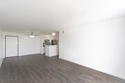 1BR,1BA- 650SF- Living Room - Marathon Apartments