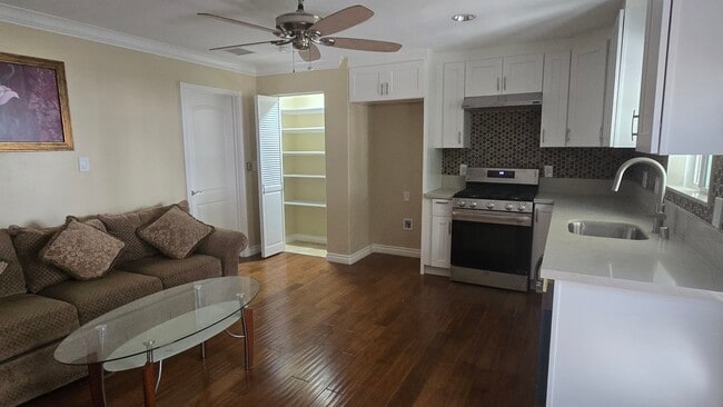 Photo - 12507 Brent St