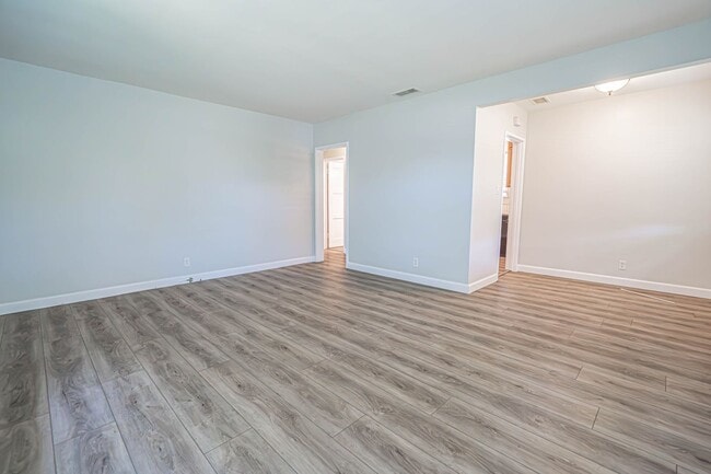 Photo - 2031 N Parish Pl
