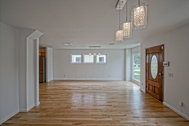 REMODELED, BRIGHT & SPACIOUS, 2-STORY HOME... - REMODELED, BRIGHT & SPACIOUS, 2-STORY HOME...