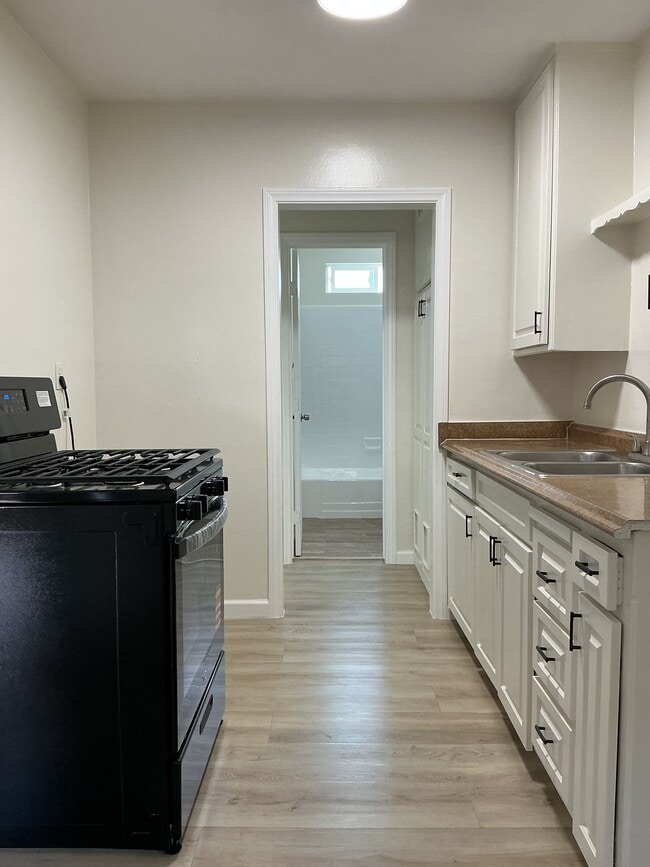 Building Photo - 1107 W Highland St Unit 3