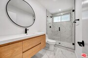 Photo - 20619 Clark St
