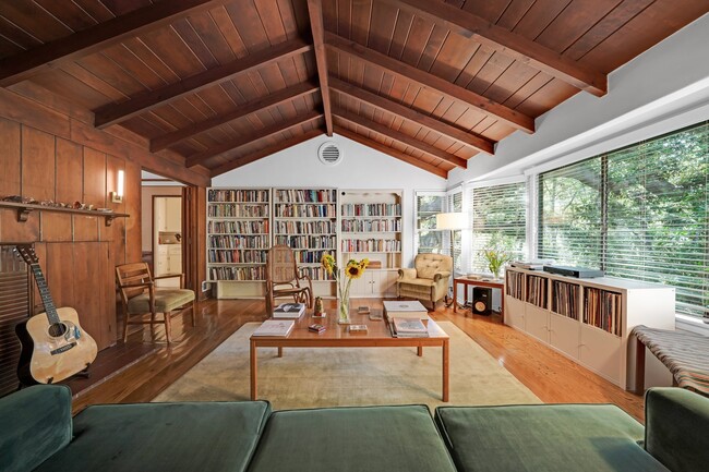 Photo - 7503 Willow Glen Rd