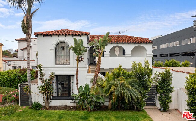 Photo - 8472 Oakwood Ave