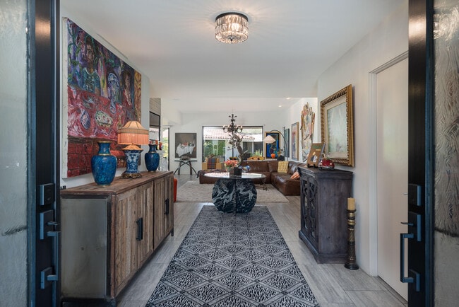 Photo - 1 Dartmouth Dr