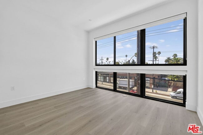 Building Photo - 1808 Lincoln Blvd Unit 312