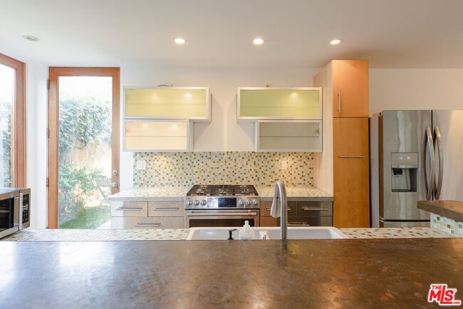 Photo - 834 Indiana Ave