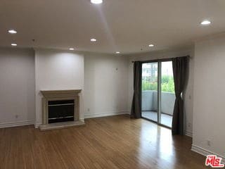 Photo - 1551 Manning Ave