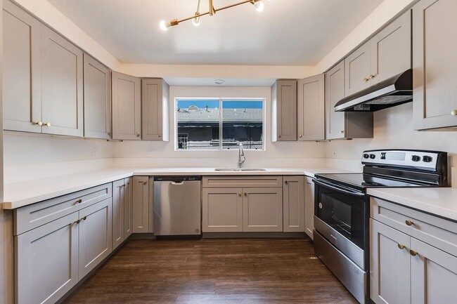 Photo - 540 E Hyde Park Pl Unit 1