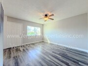 Photo - 1083 E 7th St Unit 4