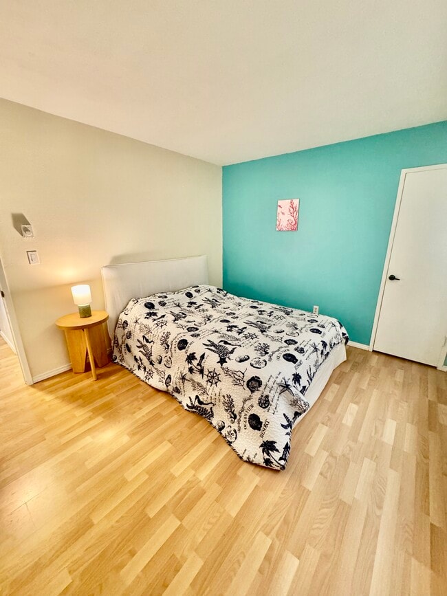 Photo - 1600 Ardmore Ave Unit 220