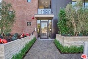 Photo - 10806 Blix St