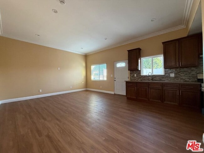 Photo - 7632 Kraft Ave