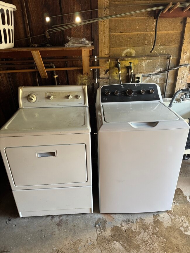 Photo - 411 E Anapamu St