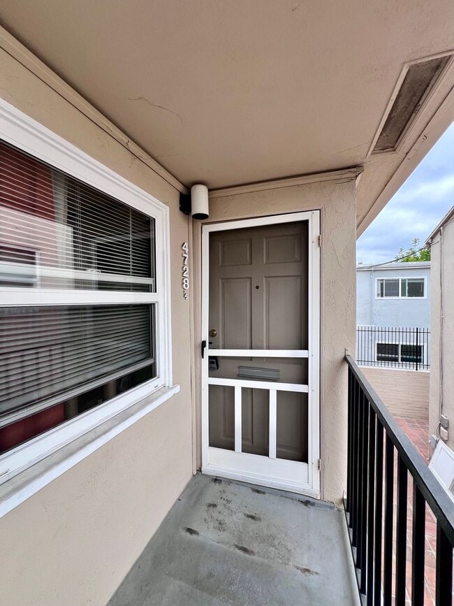 Photo - 4720-34 Wilson Ave Unit 4728 1/2