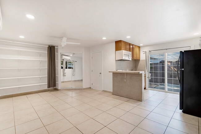 Photo - 23101 Lanark St