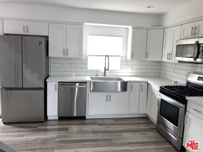 Photo - 5748-5748 Elmer Ave Unit 5748