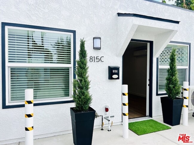 Photo - 815 W Glenoaks Blvd Unit D