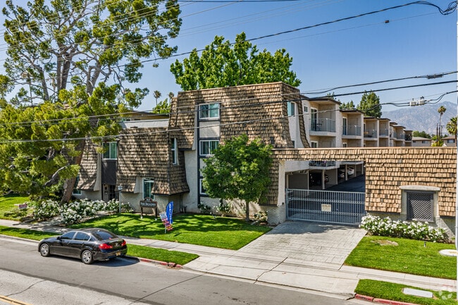 Building Photo - Park Broadway Apartments
