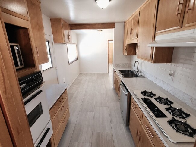 Photo - Beautiful Remodeled 3bd 2ba House in Wiseburn district
