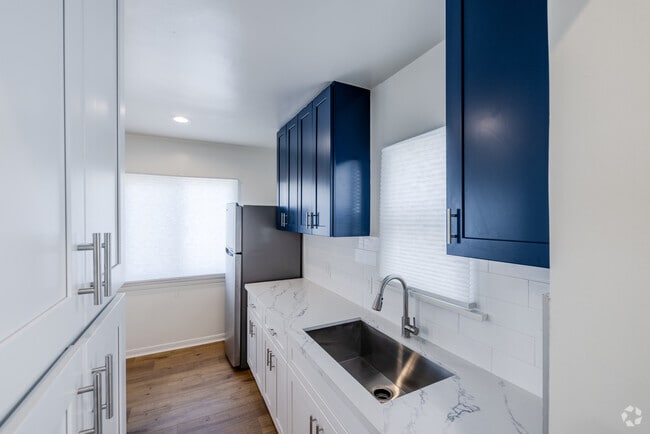 Building Photo - 436 Rosecrans Ave Unit A Rental
