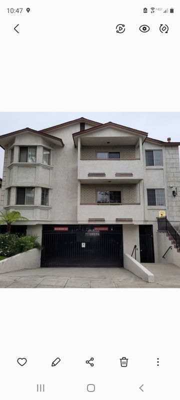 Photo - 618 E Magnolia Blvd