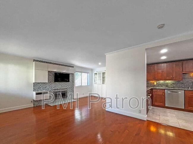 Photo - 7422 Seastar Dr Unit #4