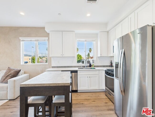 Photo - 14525 Killion St