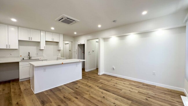 Photo - 126 E 3rd St