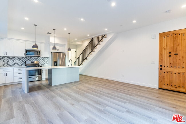 Photo - 5325 Ben Ave