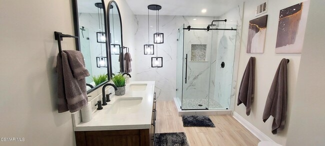 Photo - 1295 Harold Ave