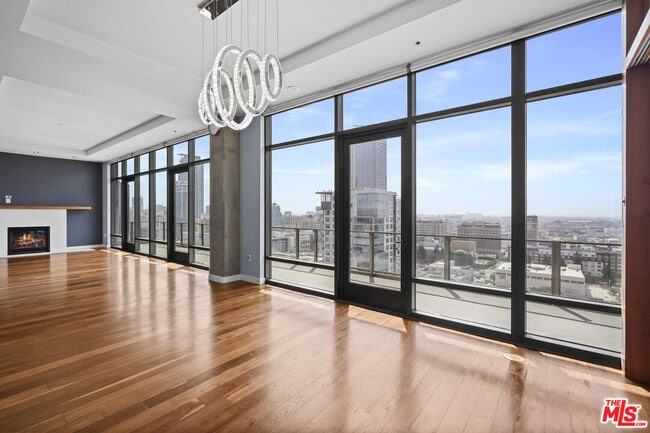 Photo - 1100 S Hope St Unit PH205