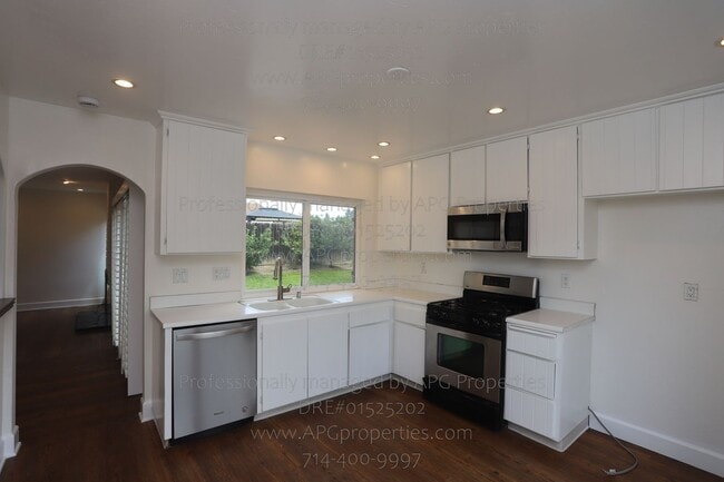 Photo - 25502 McIntyre St