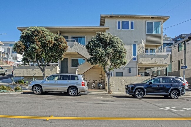 Building Photo - BEAUTIFULLY REMODELED & BRIGHT 2-STORY APARTMENT W/ OCEAN & PIER VIEWS, BALCONY & 2-CAR PARKING I... Unit C