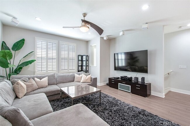 Photo - 10 Brownstone Way