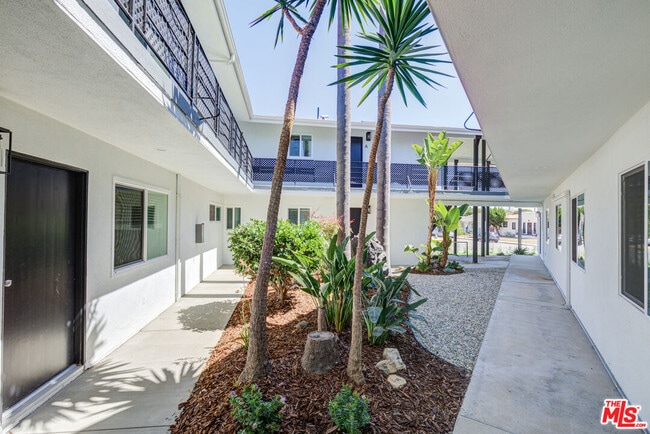 Photo - 1623 Arlington Ave Unit E