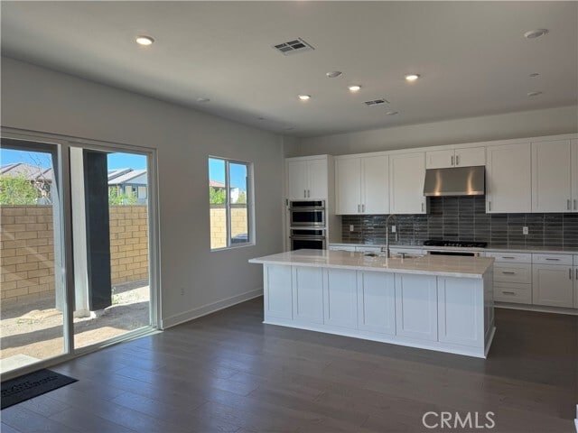 Building Photo - 114 Pansy