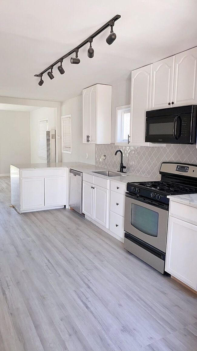 Photo - 25612 Lucille Ave