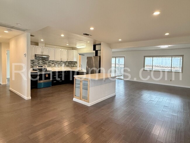 Photo - Santee, 9649 Mast Blvd, 12 Solar Panels, Quartz Counters, Dual Pane Windows, AC, 2 Car Garage wit...