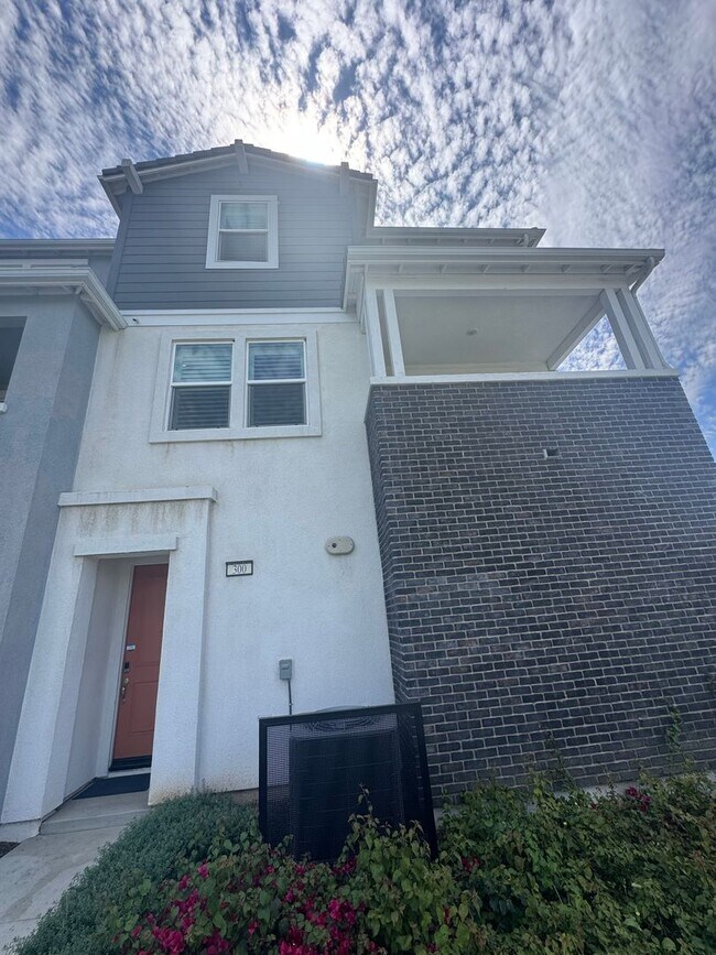 Photo - 2 Bedrooms 2.5 Bathrooms condo