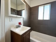 Photo - **2255 Linden Ave Long Beach** Downstairs 1 bedroom 1 bath !!2 weeks free OAC!! Unit 2255