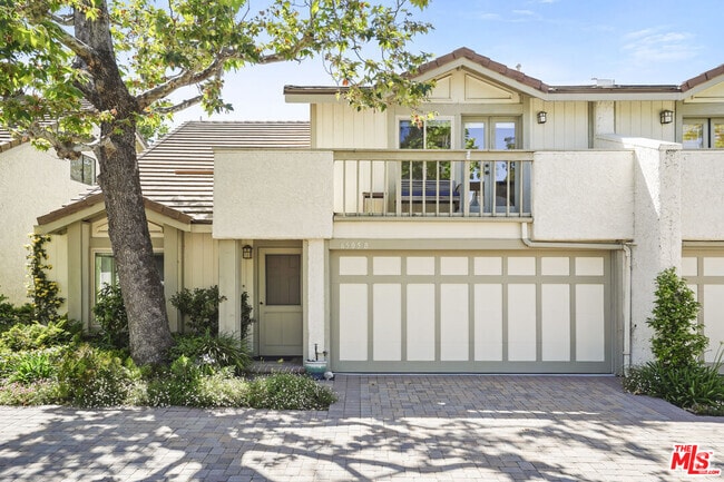 Building Photo - 6505 Dume Dr Rental