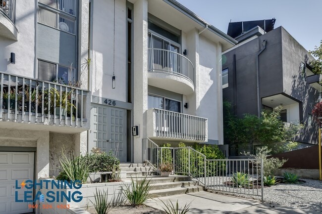 Building Photo - 428 S Venice Blvd Unit 9D Rental