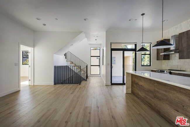 Photo - 2651 Vineyard Ave